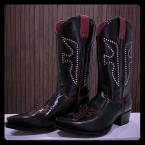 NWOT Vintage Frye Daisy Duke Boots Black and Red